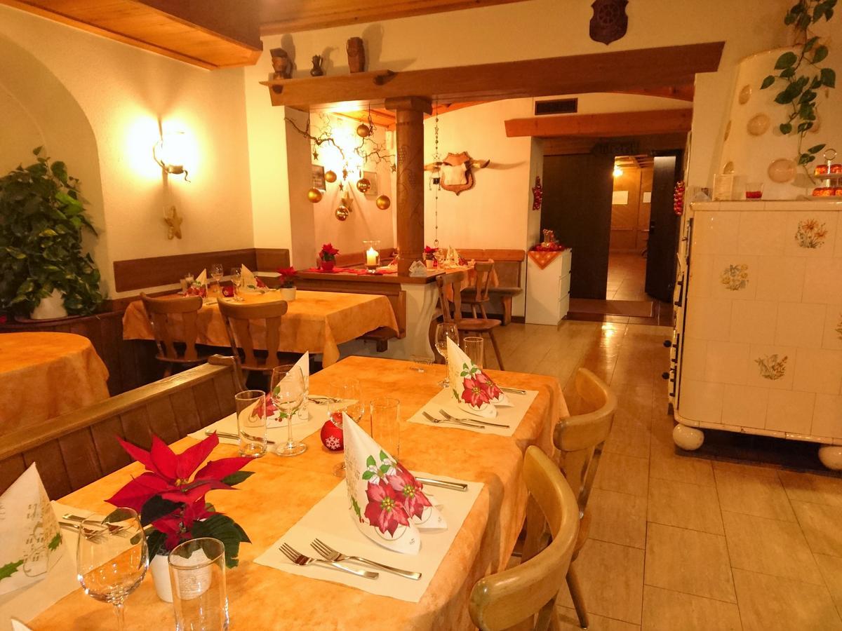 Gasthaus Zum Ochsen Neuhaus المظهر الخارجي الصورة