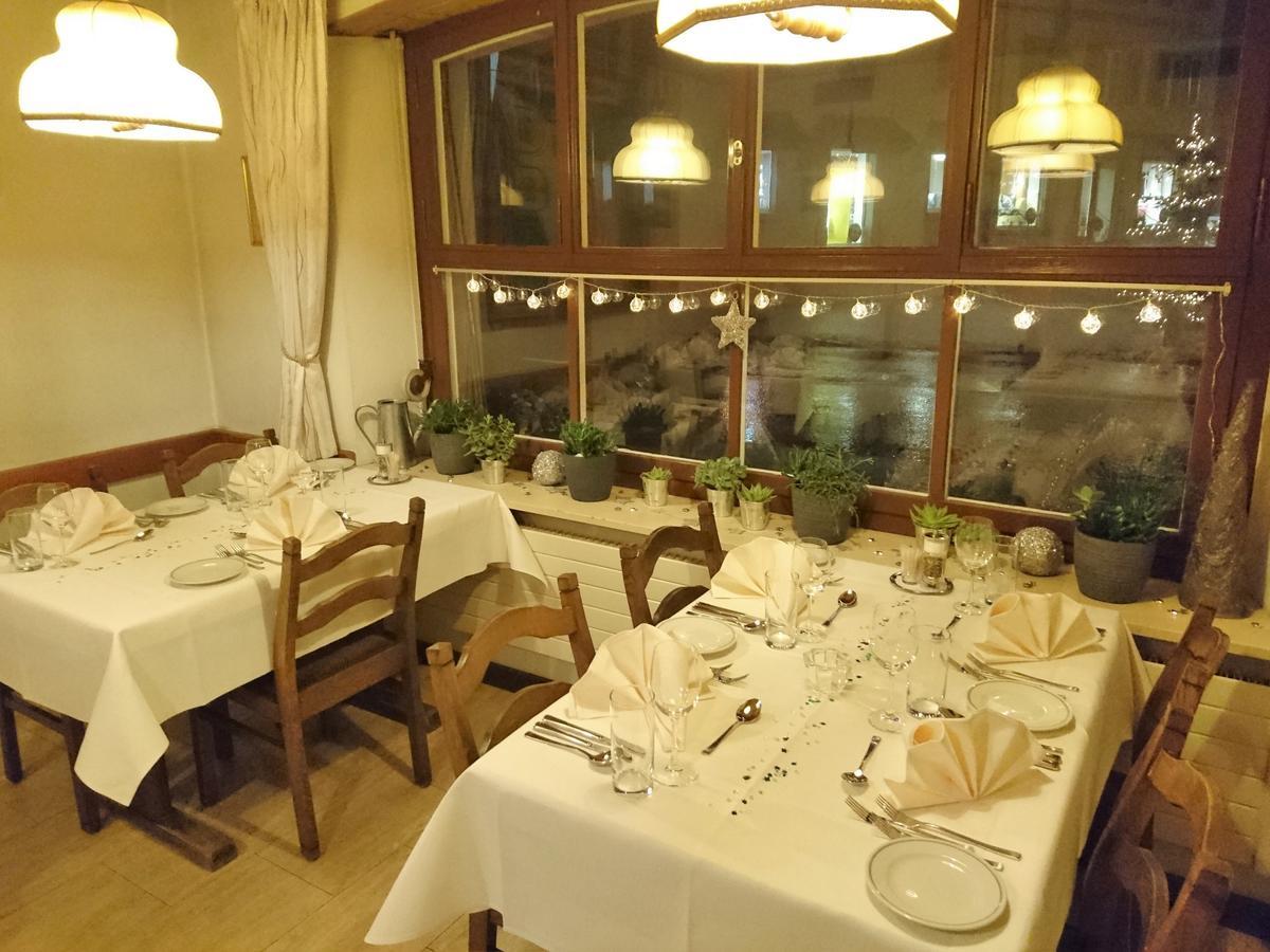 Gasthaus Zum Ochsen Neuhaus المظهر الخارجي الصورة