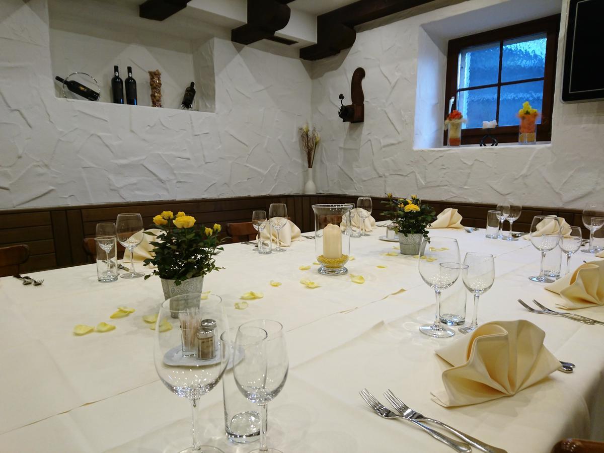 Gasthaus Zum Ochsen Neuhaus المظهر الخارجي الصورة